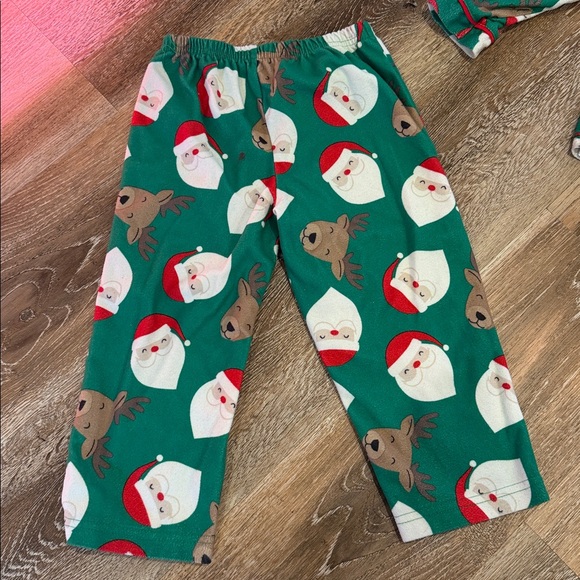 Carter’s Santa & Reindeer Pajama Set Size 3T - Picture 7 of 7